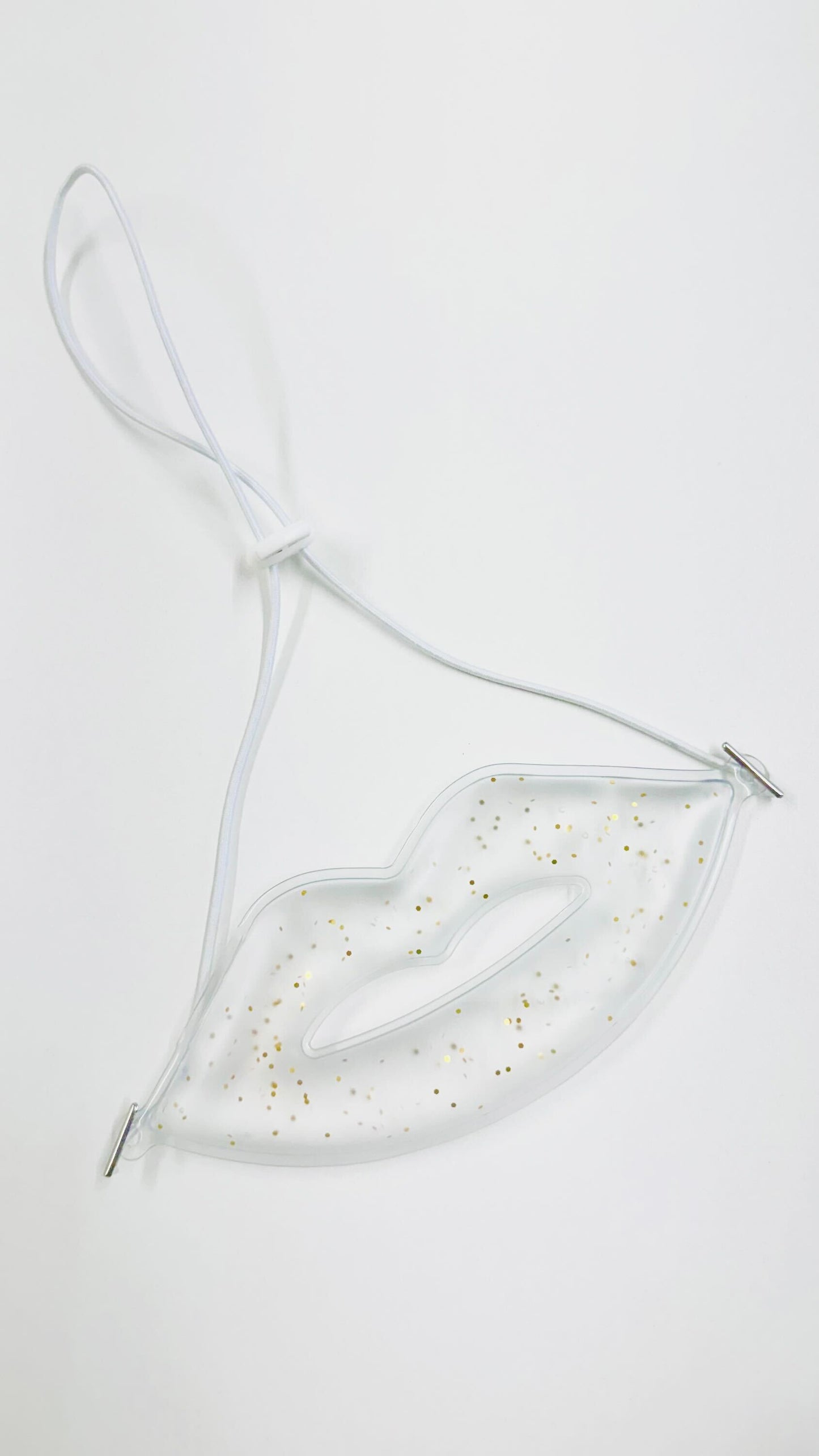 Reusable and adjustable hands-free lip ice mask